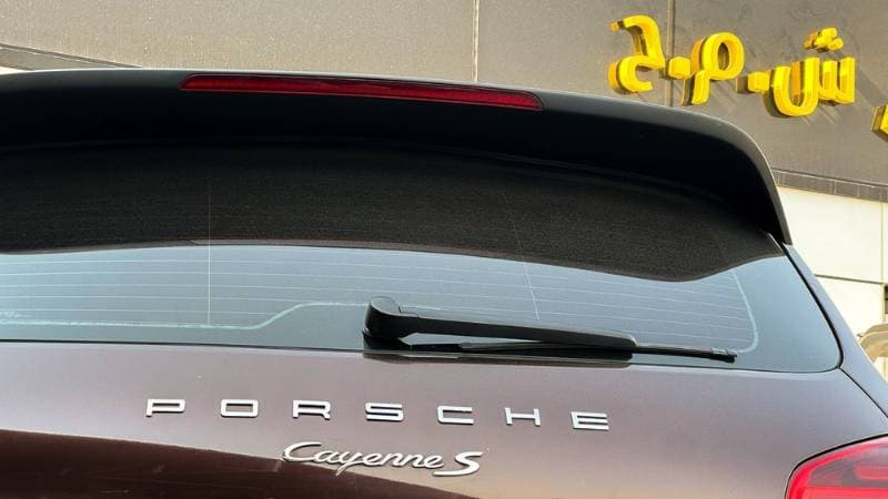 2018 Porsche Cayenne thumbnail 5