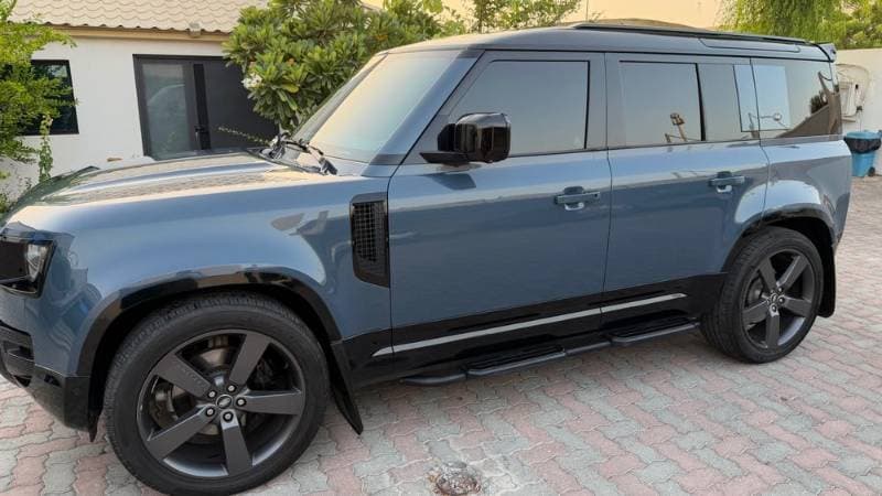 2022 Land Rover Defender thumbnail 2