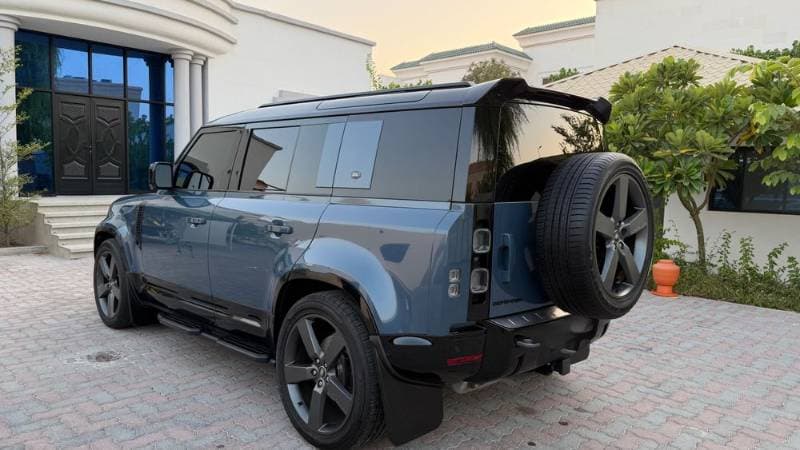 2022 Land Rover Defender thumbnail 3