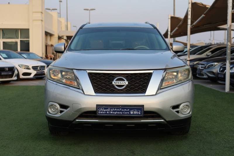 2015 Nissan Pathfinder thumbnail 2