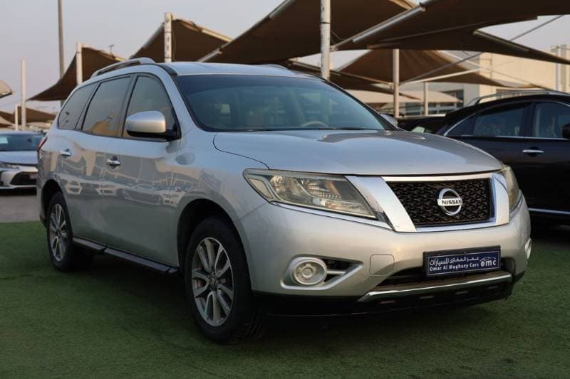 2015 Nissan Pathfinder thumbnail 3