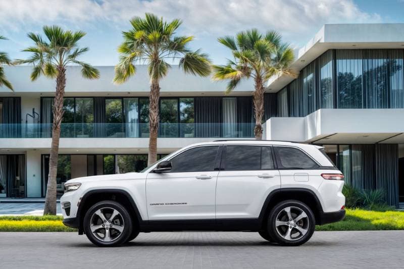 2023 Jeep Grand Cherokee thumbnail 2