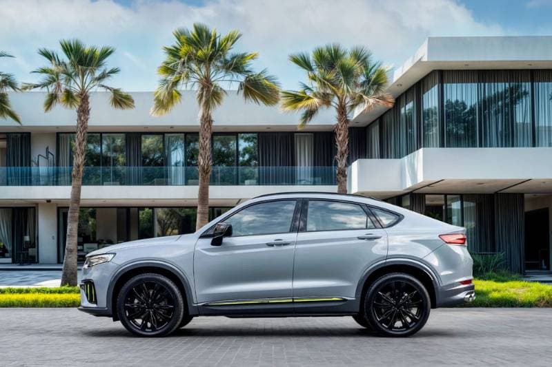 2025 Geely Tugella thumbnail 2
