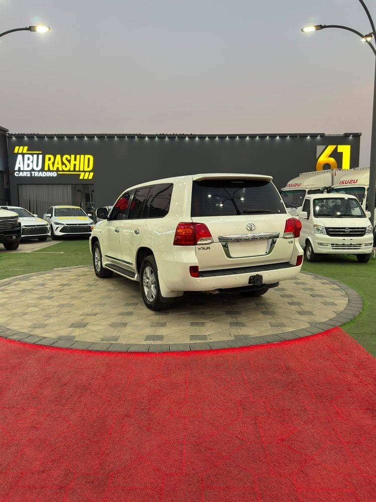 2010 Toyota Land Cruiser thumbnail 6