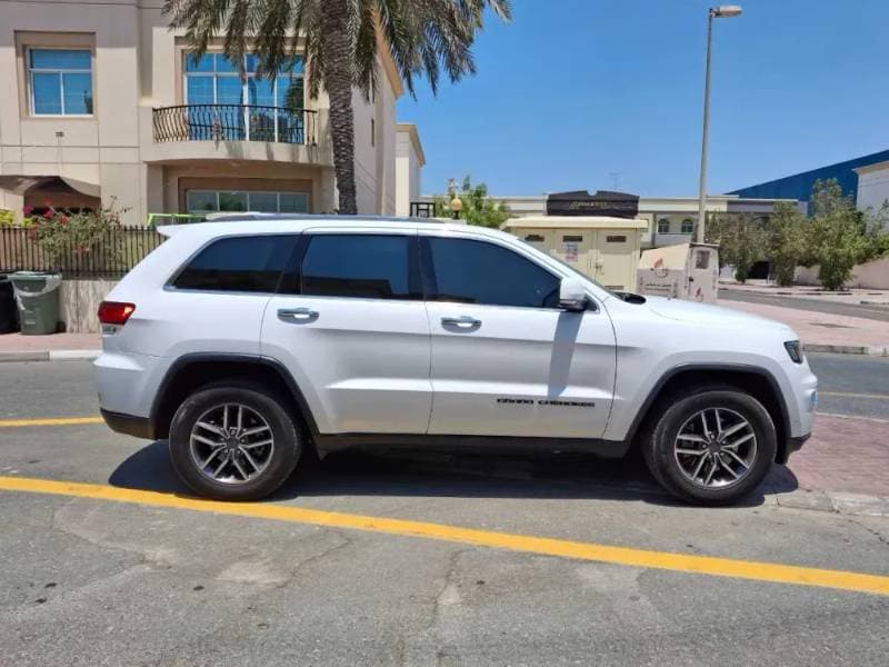 2020 Jeep Grand Cherokee thumbnail 3