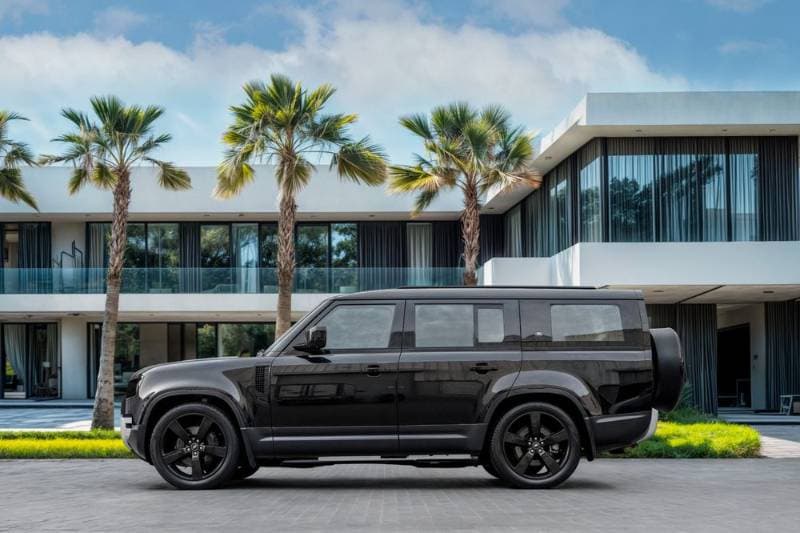 2023 Land Rover Defender thumbnail 2