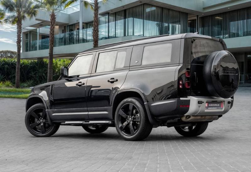 2023 Land Rover Defender thumbnail 3