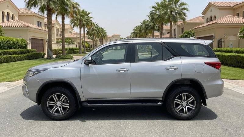 2024 Toyota Fortuner thumbnail 4
