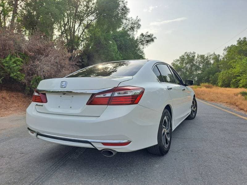 2017 Honda Accord thumbnail 5