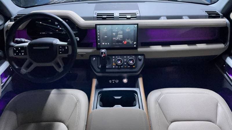 2023 Land Rover Defender thumbnail 6
