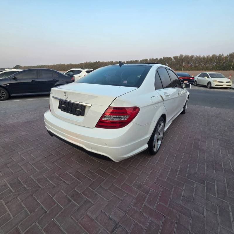 2014 Mercedes-Benz C-Class thumbnail 3