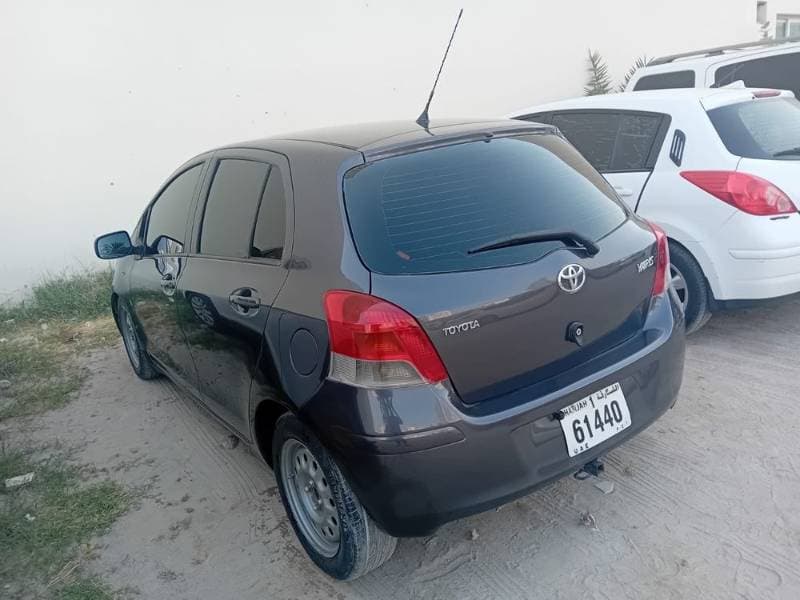 2009 Toyota Yaris Hatchback thumbnail 4