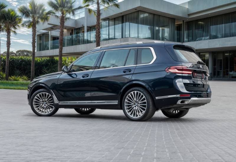 2023 BMW X7 thumbnail 4
