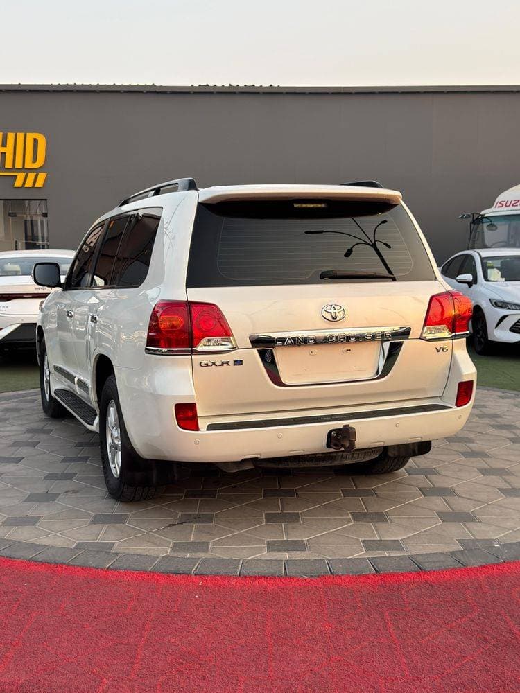 2012 Toyota Land Cruiser thumbnail 5