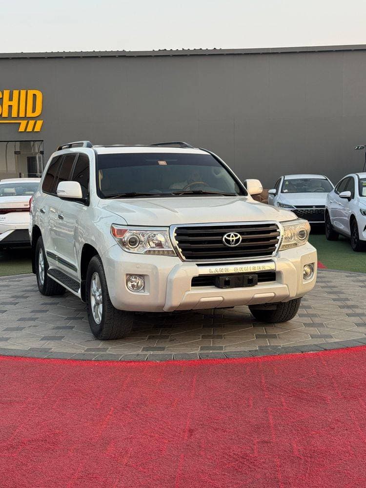 2012 Toyota Land Cruiser thumbnail 8