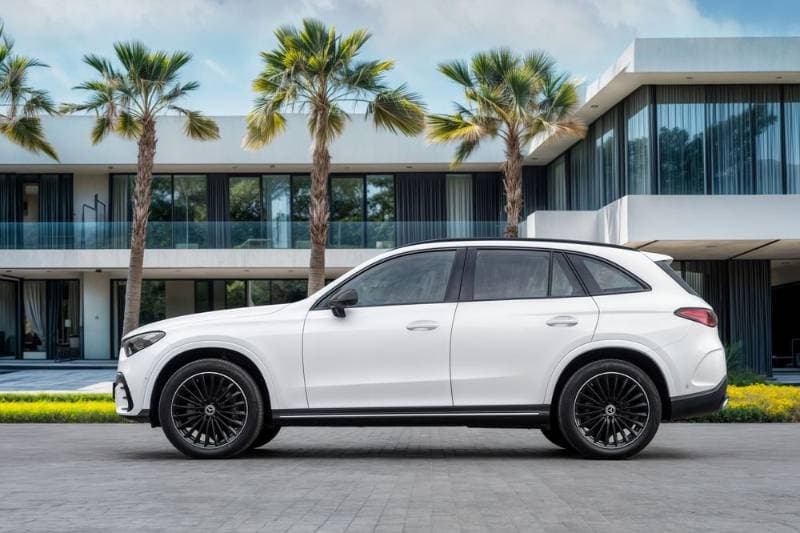 2024 Mercedes-Benz GLC-Class thumbnail 2