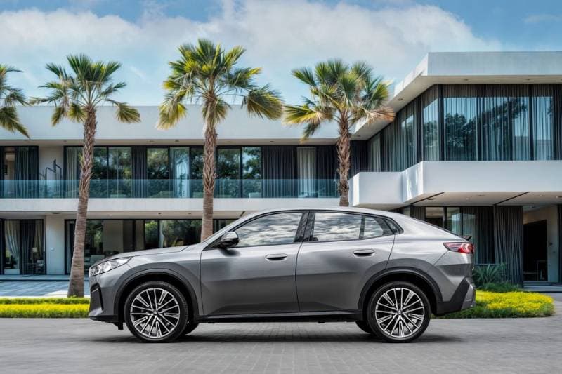 2025 BMW X2 thumbnail 2