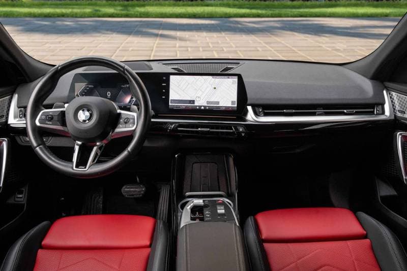 2025 BMW X2 thumbnail 8