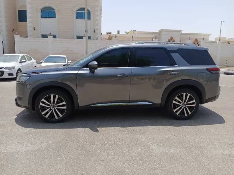 2024 Nissan Pathfinder thumbnail 8