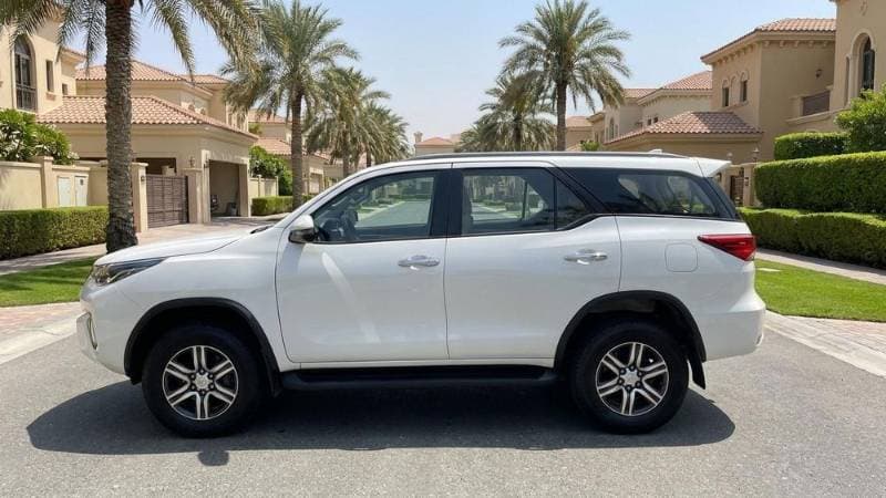 2024 Toyota Fortuner thumbnail 4