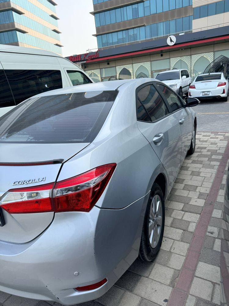 2015 Toyota Corolla thumbnail 4