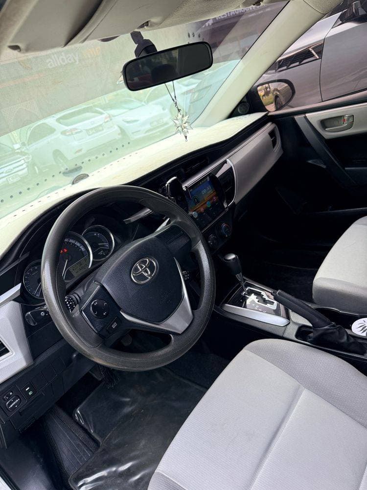 2015 Toyota Corolla thumbnail 7