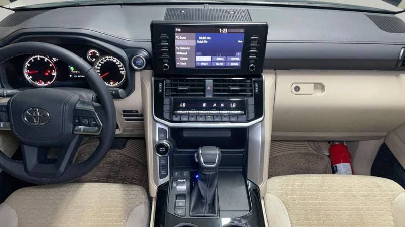 2024 Toyota Land Cruiser thumbnail 6