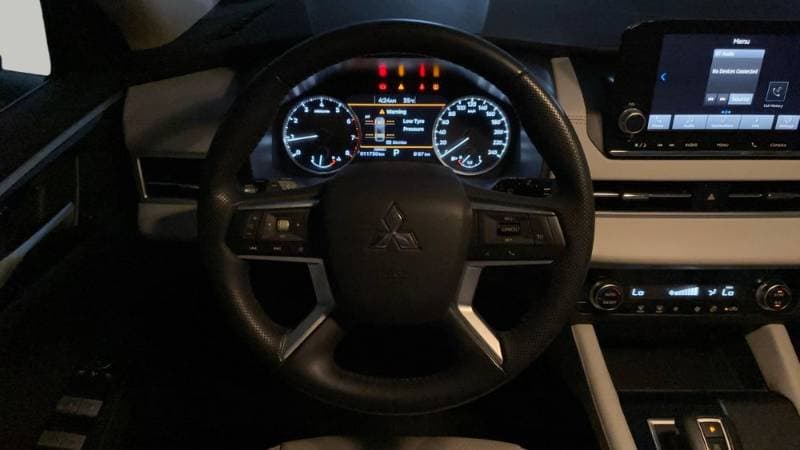 2025 Mitsubishi Outlander thumbnail 7