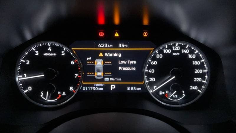 2025 Mitsubishi Outlander thumbnail 8