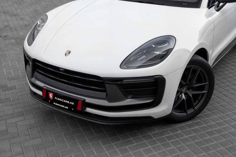 2022 Porsche Macan thumbnail 7