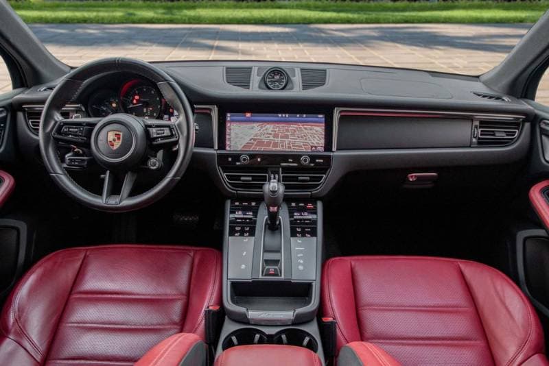 2022 Porsche Macan thumbnail 8