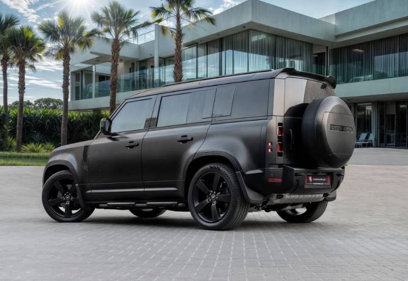 2025 Land Rover Defender thumbnail 3