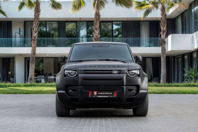 2025 Land Rover Defender thumbnail 4