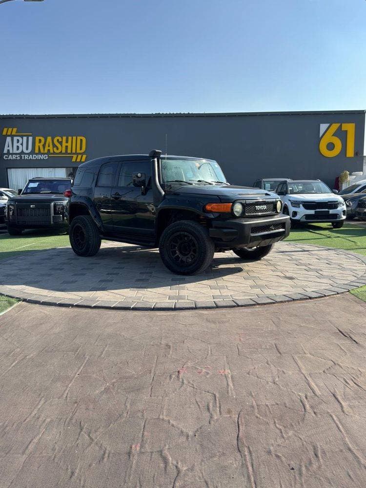 2009 Toyota FJ Cruiser thumbnail 3