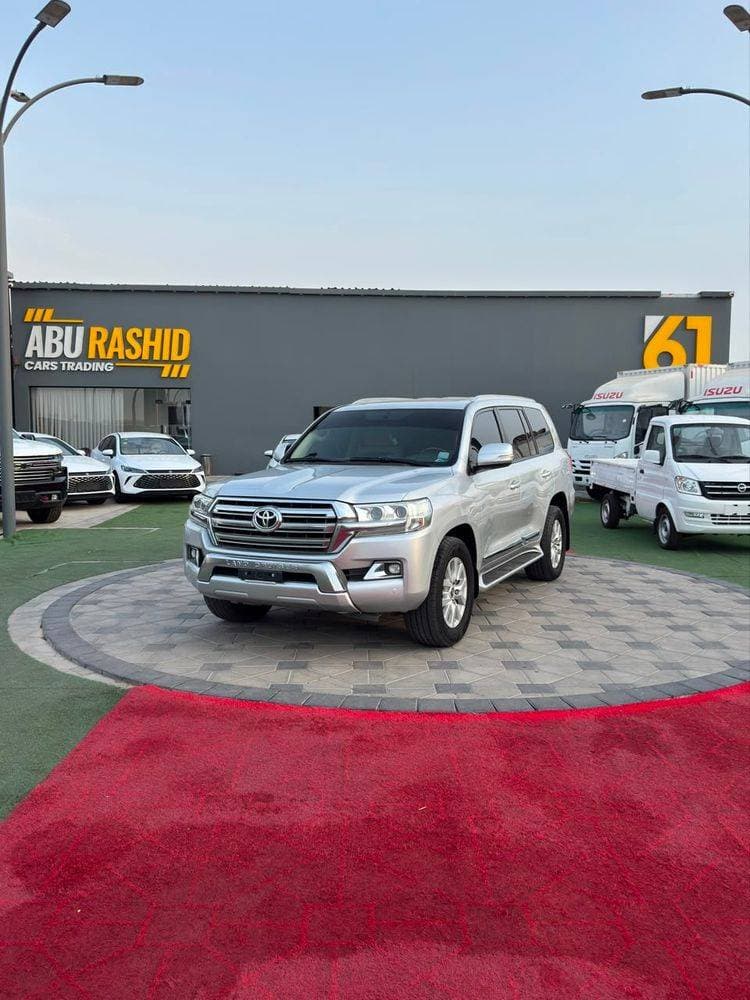 2017 Toyota Land Cruiser thumbnail 6