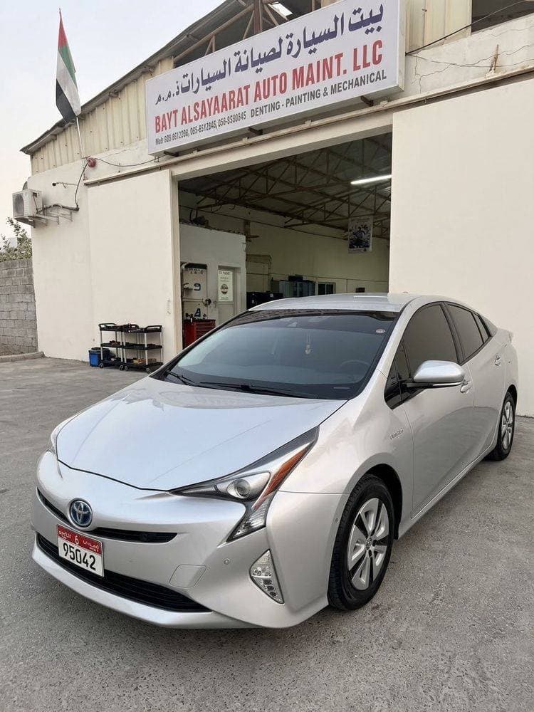 2018 Toyota Prius thumbnail 4