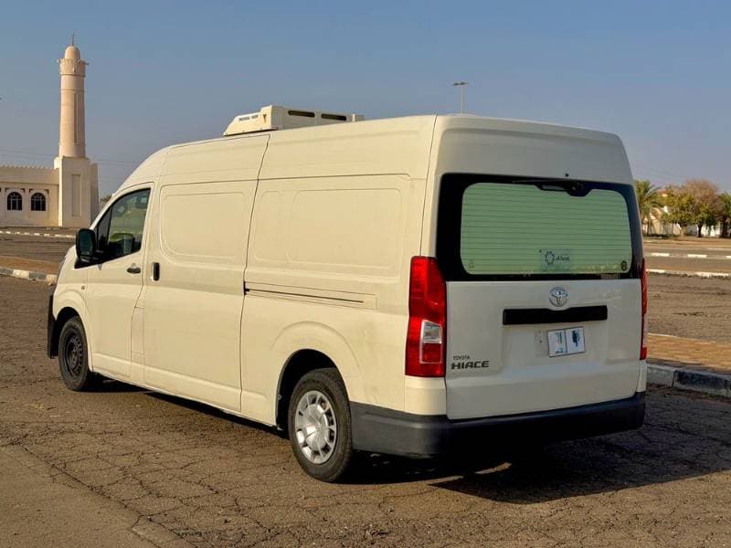 2020 Toyota Hiace thumbnail 2