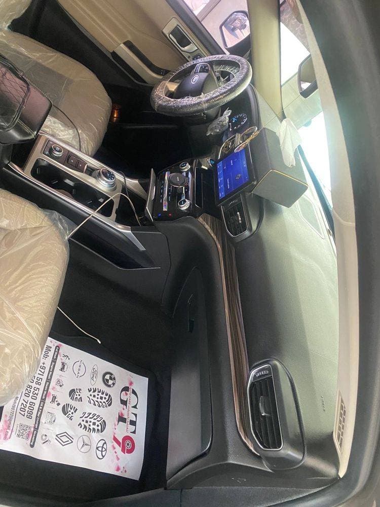 2021 Ford Explorer thumbnail 5