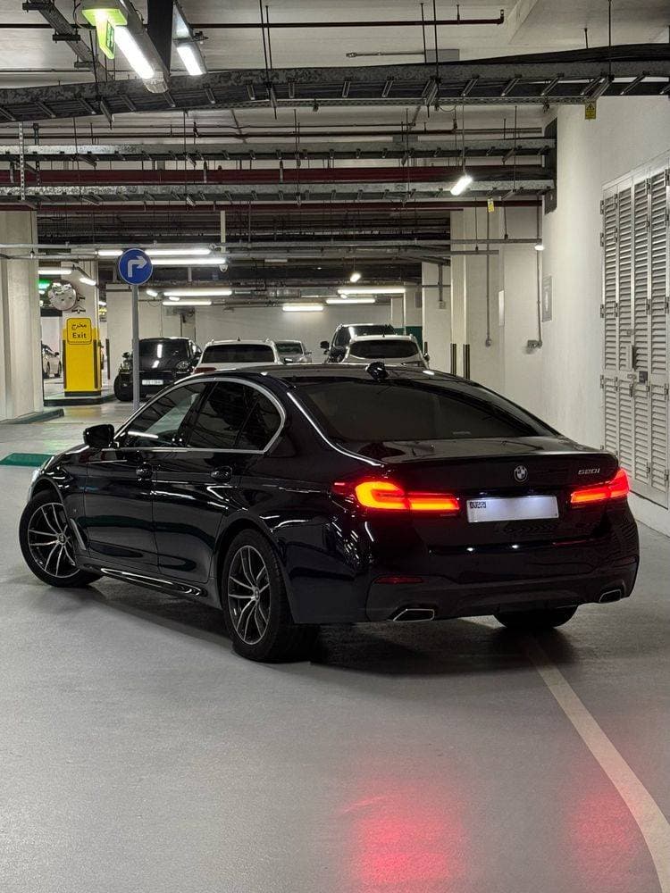 2023 BMW 5 Series Sedan thumbnail 3