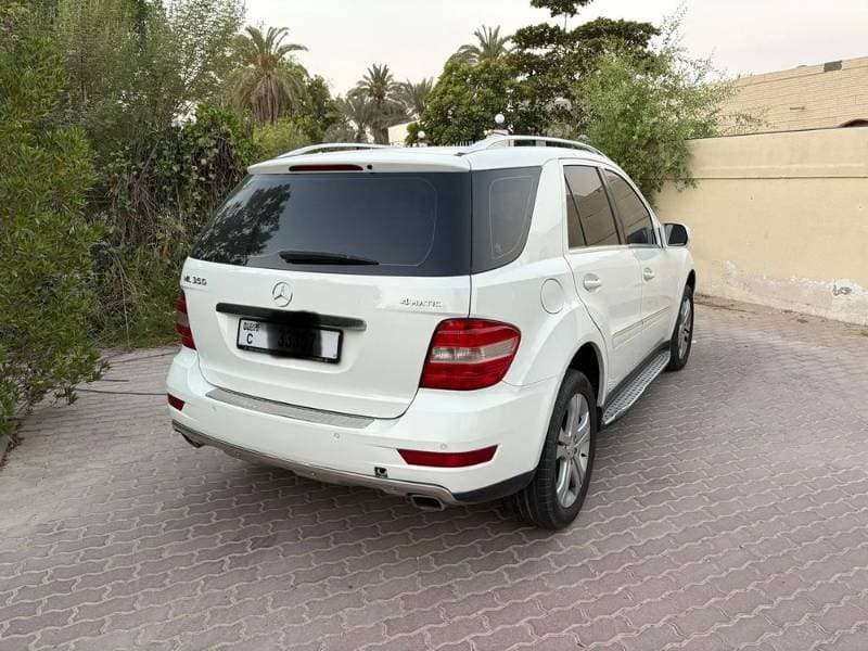 2009 Mercedes-Benz M-Class thumbnail 2