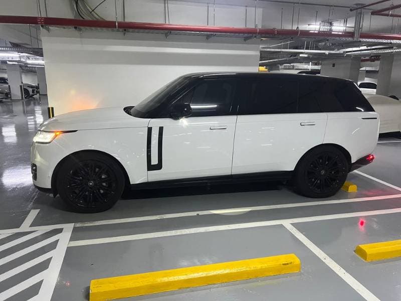 2023 Land Rover Range Rover thumbnail 2