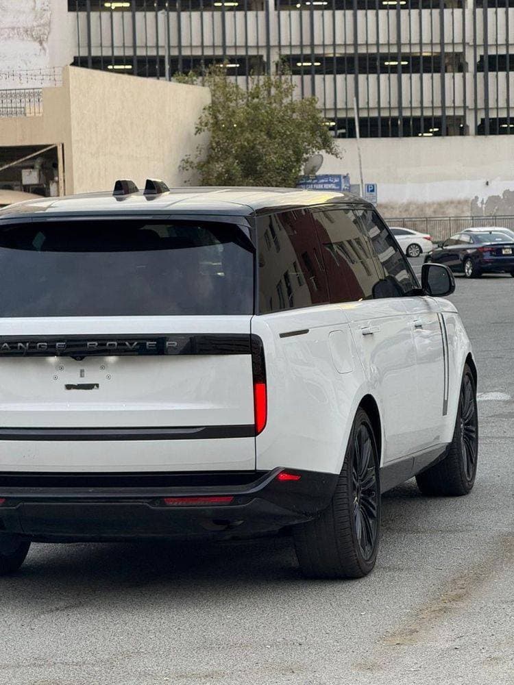 2023 Land Rover Range Rover thumbnail 4