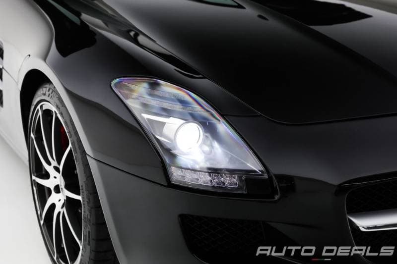 2012 Mercedes-Benz SLS AMG thumbnail 8