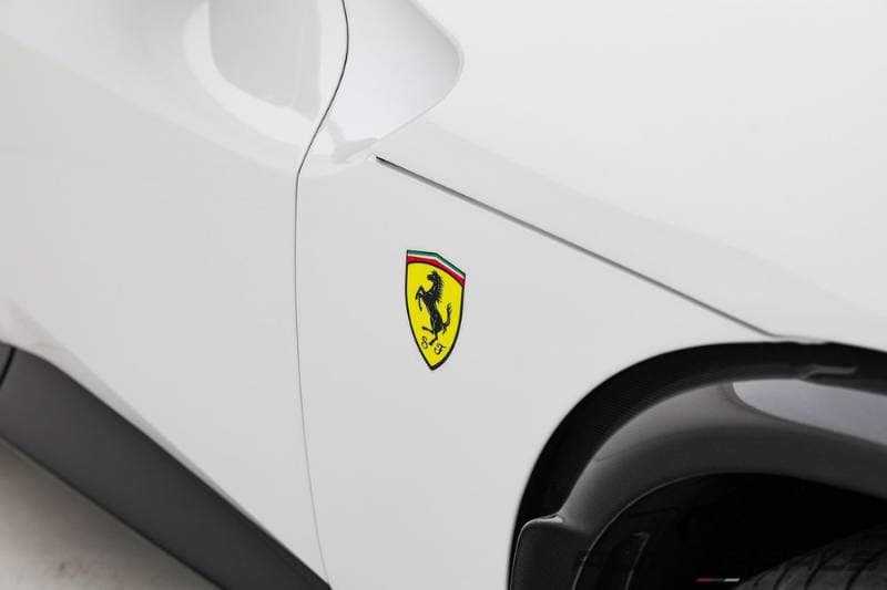 2024 Ferrari Purosangue thumbnail 8