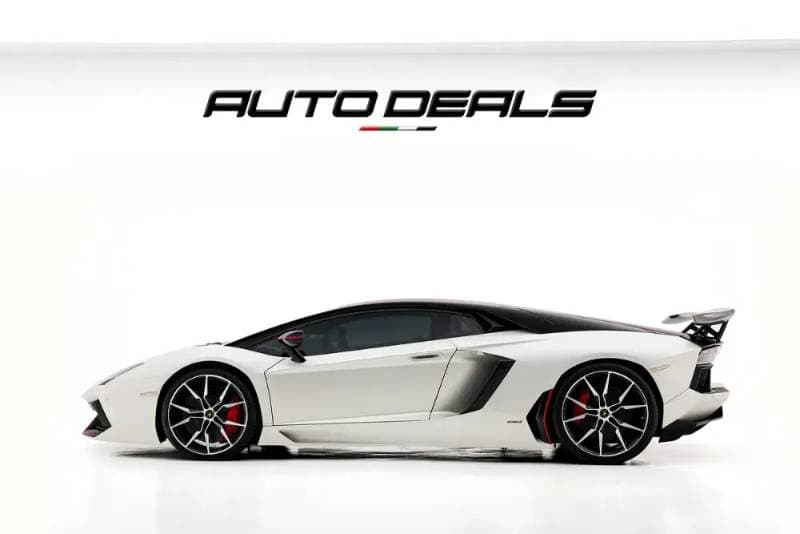 2016 Lamborghini Aventador thumbnail 3