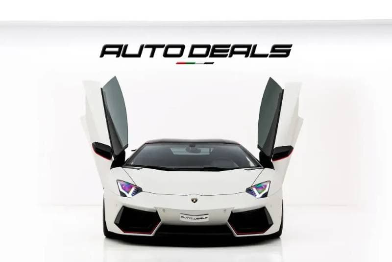 2016 Lamborghini Aventador thumbnail 2
