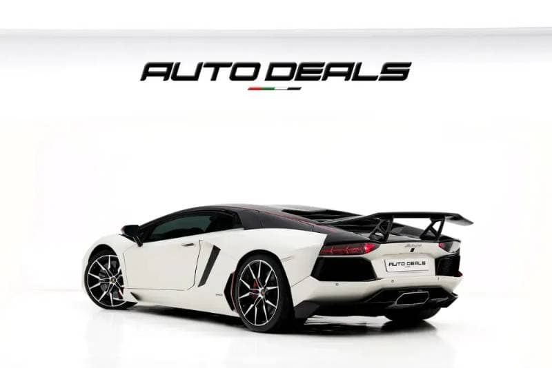 2016 Lamborghini Aventador thumbnail 4