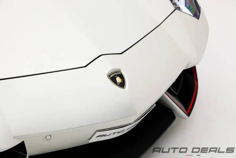 2016 Lamborghini Aventador thumbnail 7