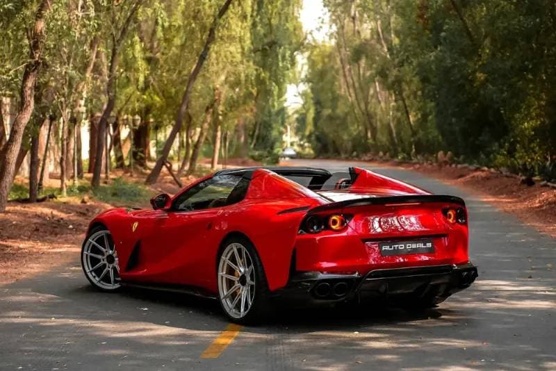 2020 Ferrari 812 Superfast thumbnail 4