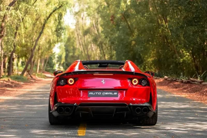 2020 Ferrari 812 Superfast thumbnail 5